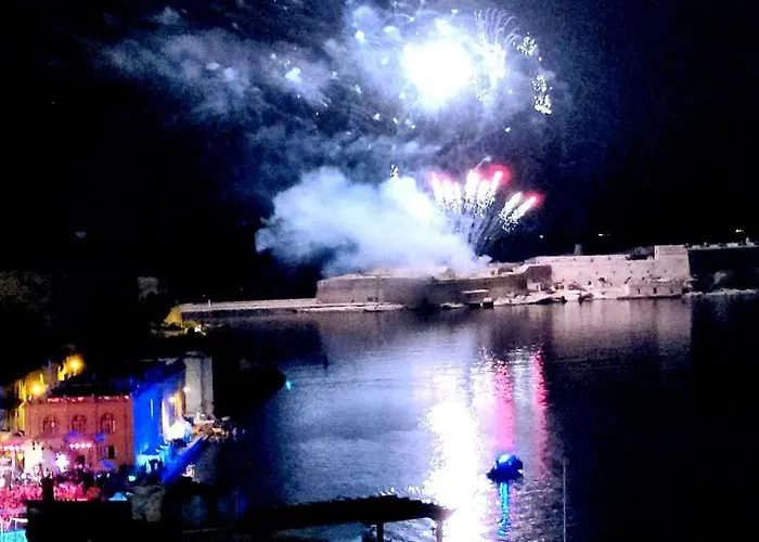 Cove 532 By Savynomad Harbour Residences Wow View